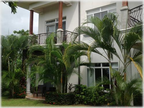 condos, beach, poll, landscaping, close to the beach, south pacific real estate