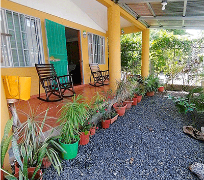 Cozy and Affordable Country Home Close to Jaco Beach