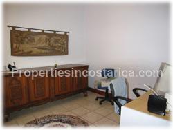 BBQ by the pool, solar energy, access, shopping malls, pharmacies, golf community, 5 bedrooms, malls, pharmacies, american bilingual schools,