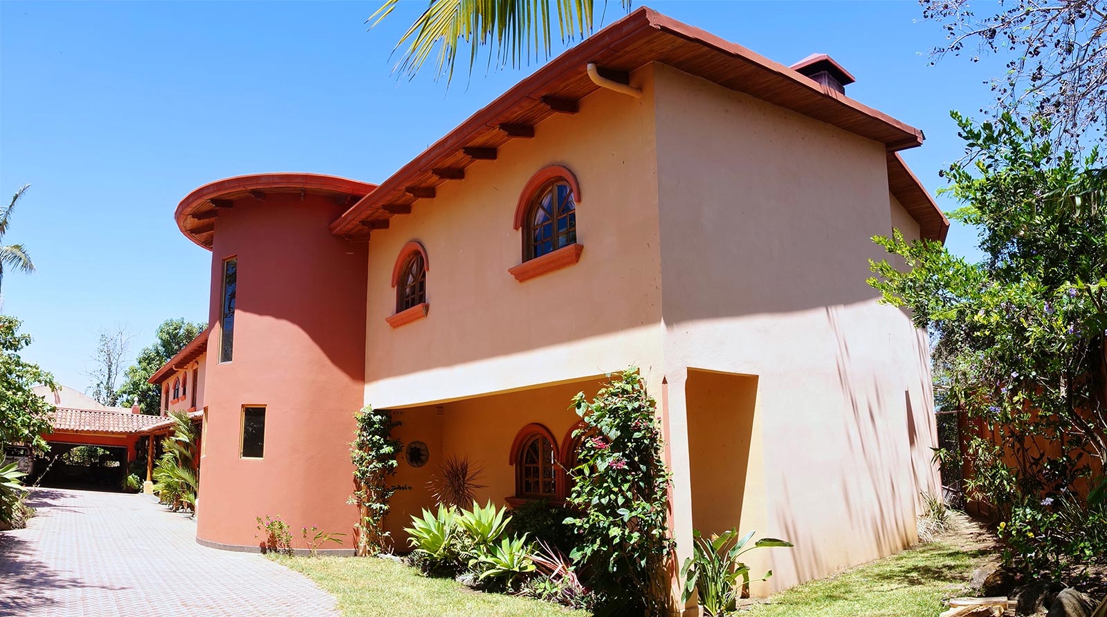 Steal of Deal in this Santa Ana Income Producing Estate Home for sale, Ideal Setup for Airbnb