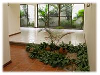 Beautiful and secure condo on the hills of Escazu