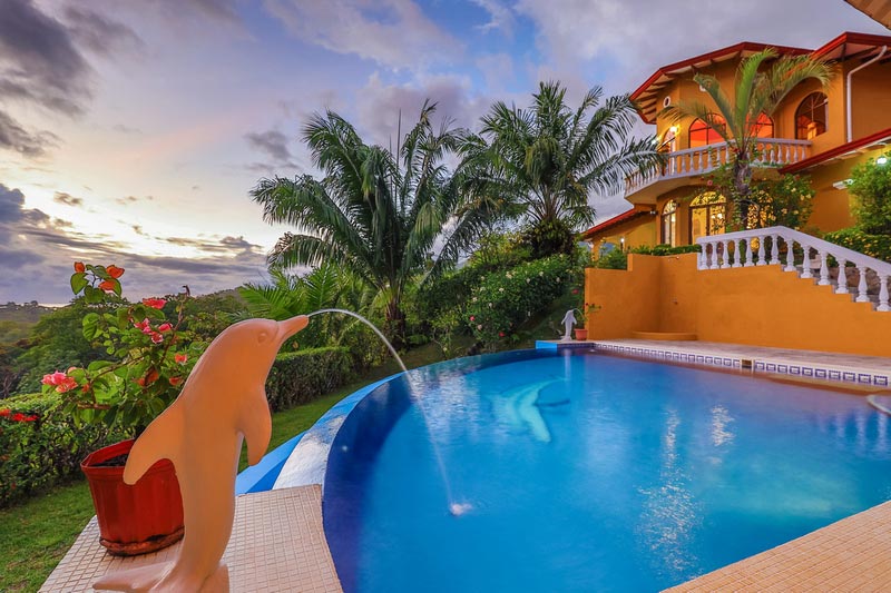 Casa Sunset, 180 Degree Ocean View Home in Uvita