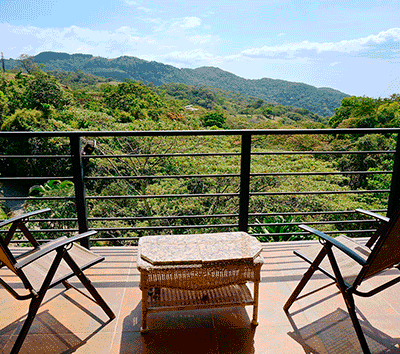  Delightful inspiring Home with Incredible views of Jungle covered mountains 