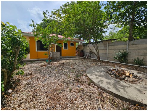 casa, beach town, shopping, mango tree, updated, house, air conditioning
