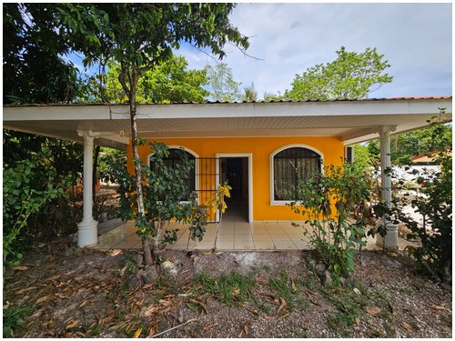 casa, beach town, shopping, mango tree, updated, house, air conditioning