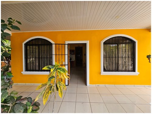 casa, beach town, shopping, mango tree, updated, house, air conditioning