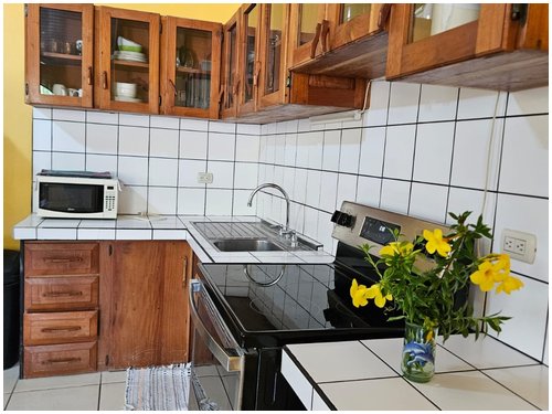 casa, beach town, shopping, mango tree, updated, house, air conditioning