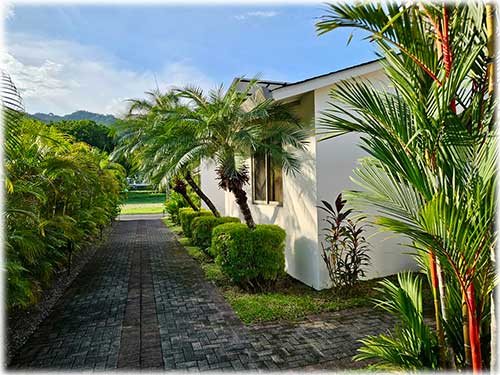 casa, house, pool, gazebo, detached, villa, gated community, turn key investment, investment property, golf view, bungalow