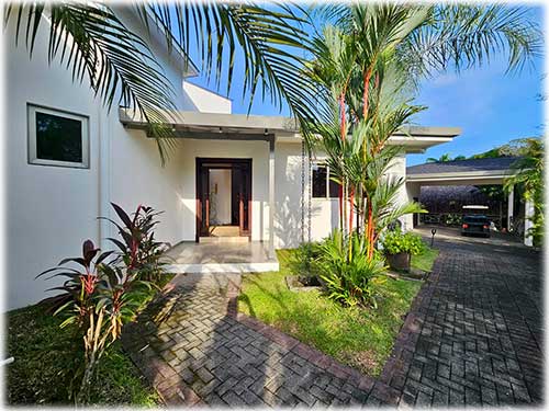 casa, house, pool, gazebo, detached, villa, gated community, turn key investment, investment property, golf view, bungalow