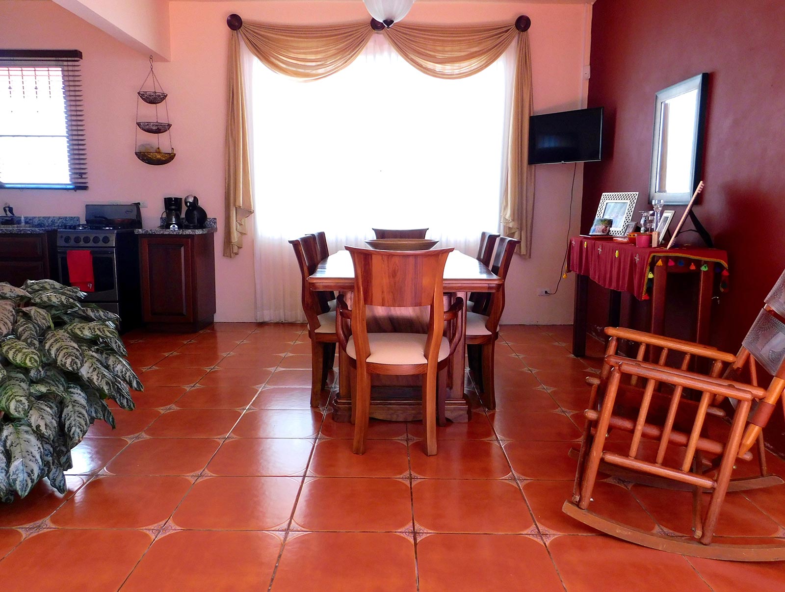 homes for sale in family areas of costa rica 