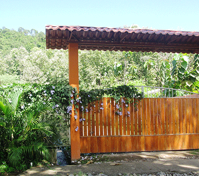 Ideal Building to Convert into Bed & Breakfast, Hotel or Apartments, in a gated community for under $100,000!