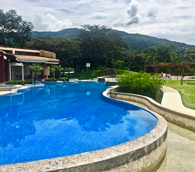 Bargain! Three Bedroom Apartment in a Condo with the Best In-Class Amenities