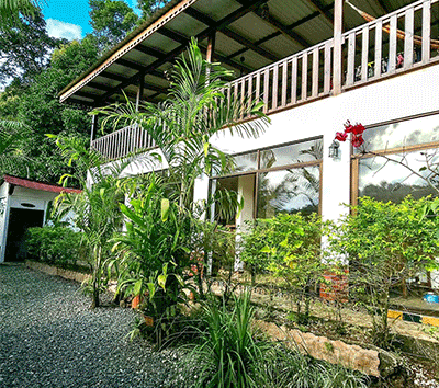 The Terrace House just 20 minutes from the Beach!