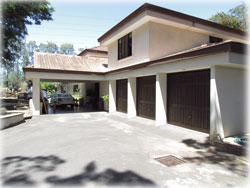 Costa Rica real estate, Costa Rica Cariari, golf neighborhood, large homes, estate homes, swimming pool, investment potential