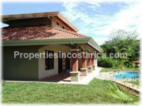Large house with pool in Alajuela