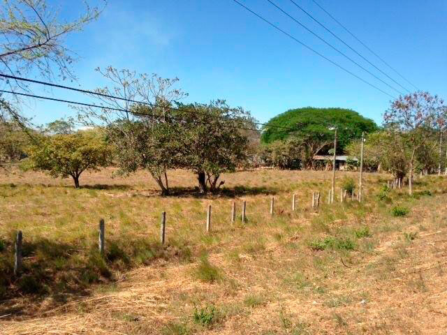 Lot near the Liberia airport close to rental car agencies