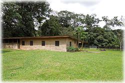 chirripo views, river frontage, granite counters, cattle, Stable, house for sale, farm for sale, perez zeledon real estate