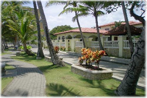 condos for sale, beach condos, luxury real estate, near to the beach, gated community, luxury and intimate houses