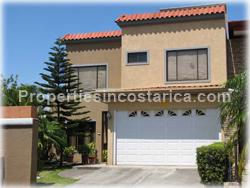 Santa Ana for sale, Santa Ana homes, Santa Ana real estate, TV room, family room, Santa Ana residencial, Santa Ana gated community, 1713