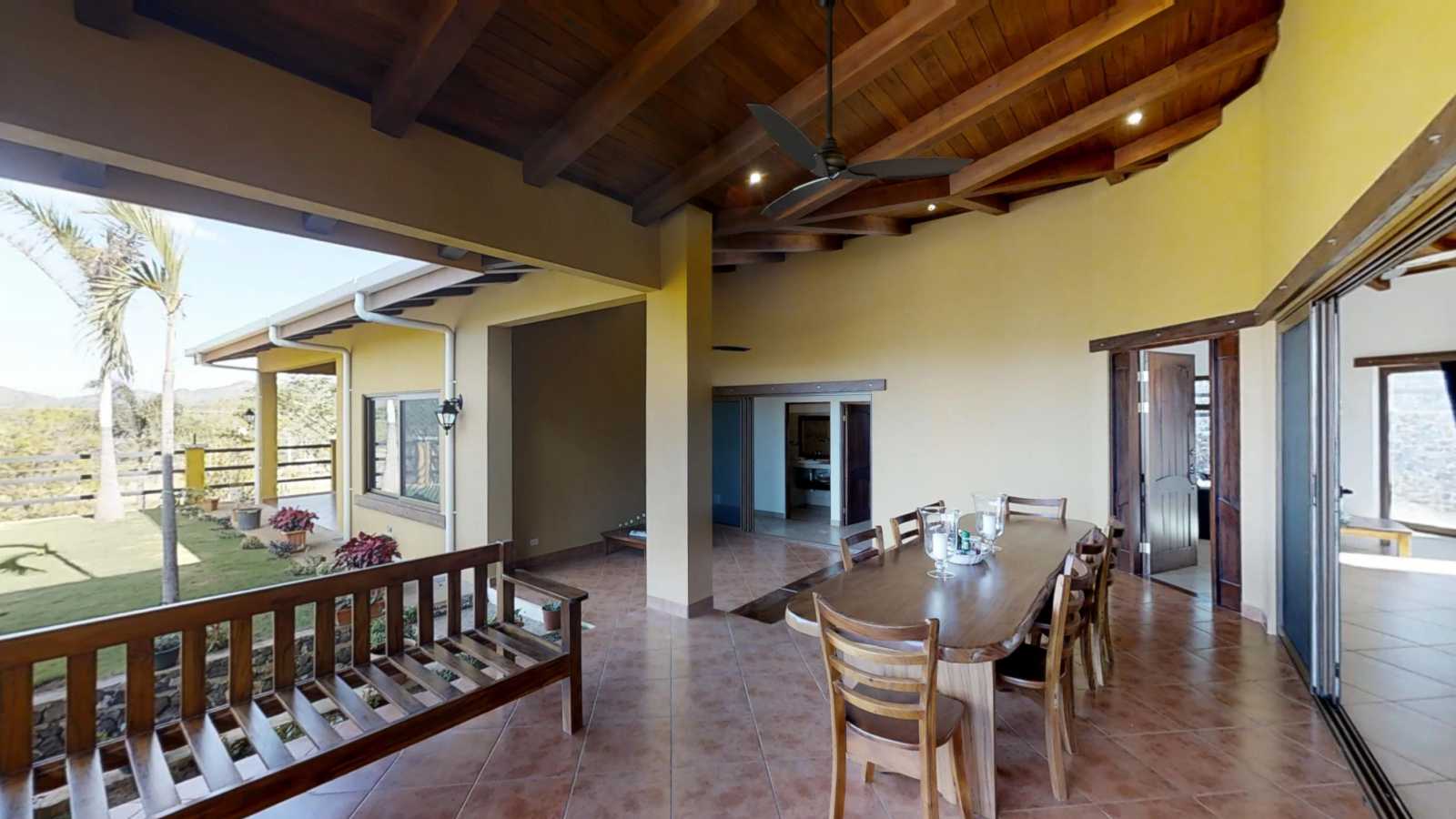 Brand New Spacious Neocolonial home close to Playa Tamarindo