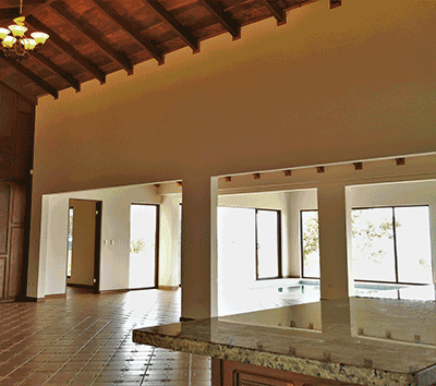         Newly remodeled house on the most exclusive development in Atenas.      