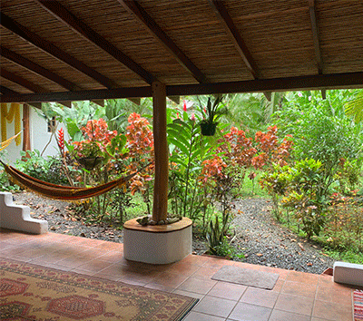 Spacious House walking distance to Playa Chiquita
