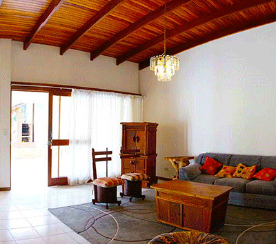      Bright and Spacious 4 Bedroom Family â€‹Home for Rent in Escazu    