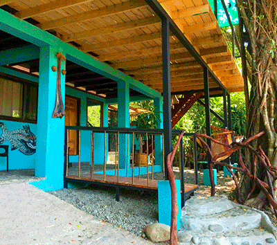 Artist's Retreat Home - Walking Distance to Dominical Beach