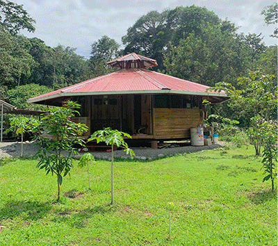 Punta Uva Country Living with Creek just 1 mile from the Beach