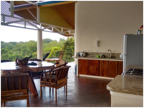 Sol y Mar Sunrise Retreat near Dominical, great room with south view