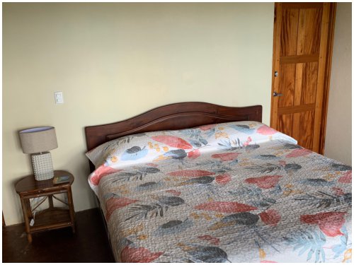 Sol y Mar Sunrise Retreat near Dominical, master bedroom