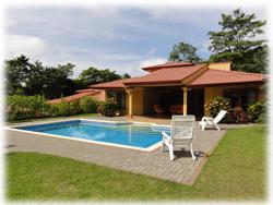 Costa Rica Real Estate, Costa Rica beach properties, Dominical Costa Rica homes, swimming pool, Dominical beach