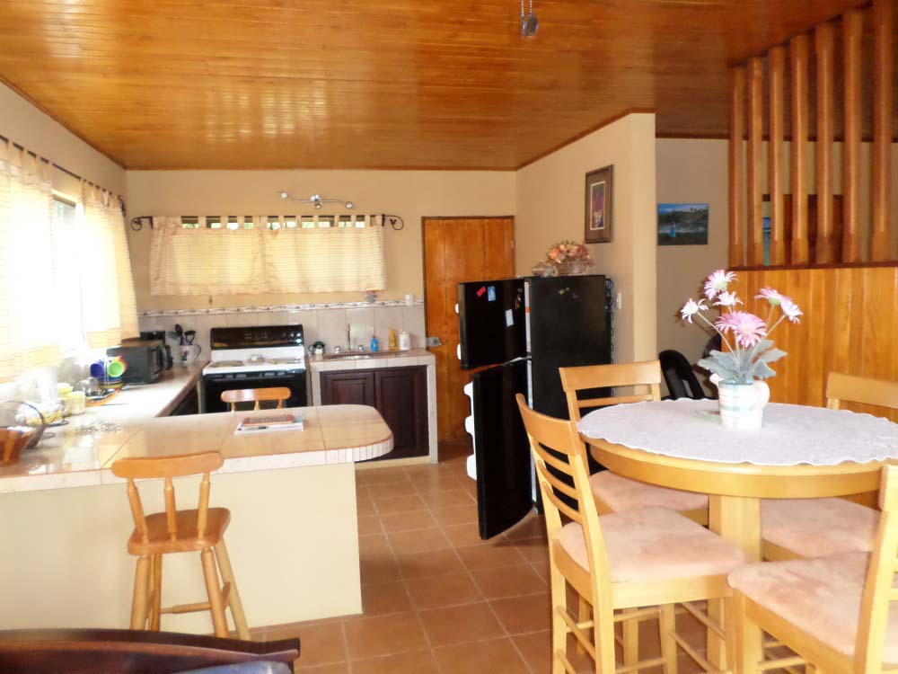 Mountain houses in San Ramon, Family Compound in San Ramon, Rental Property for Sale/Rent San Ramon, Central highlands houses for sale, houses for sale in the Mountains of Costa Rica, Live and invest in Costa Rica. Investment properties of costa rica, line in san ramon costa rica, san ramon costa rica, homes for rent in san ramon costa rica
