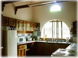Costa Rica Escazu homes, vacation homes in Escazu, short term rentals, Escazu real estate, Escazu large homes for rent, vacation rentals, Multiplaza, CIMA, shopping, restaurants